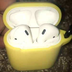AirPods